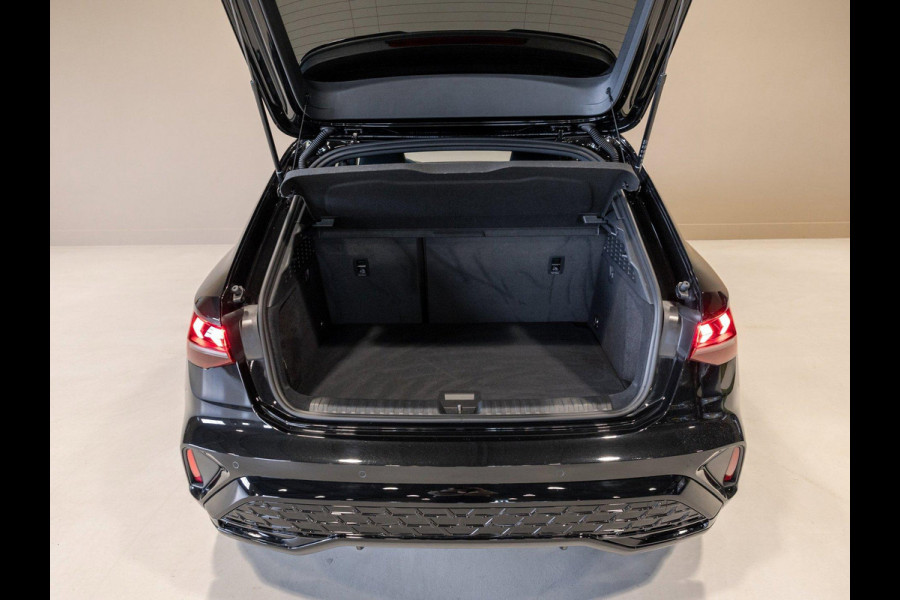 Audi A3 Sportback 35 TFSI 2x S-Line edition / 150pk / Panorama dak / Sonos / Achteruitrij camera /