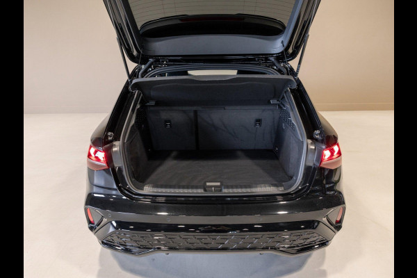 Audi A3 Sportback 35 TFSI 2x S-Line edition / 150pk / Panorama dak / Sonos / Achteruitrij camera /