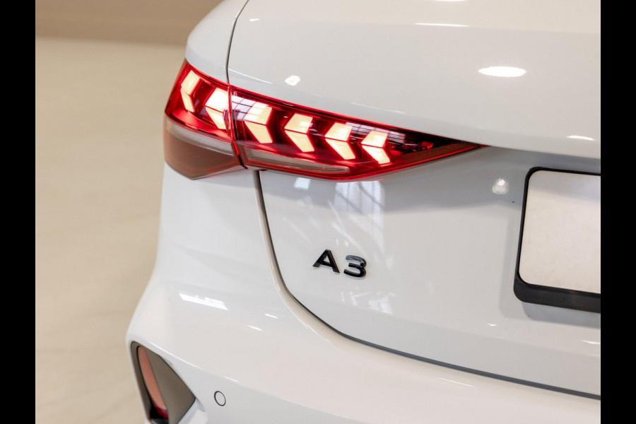 Audi A3 Sportback 35 TFSI 2x S-Line edition / 150pk / Maxton / Panorama dak / Sonos / Achteruitrij camera /