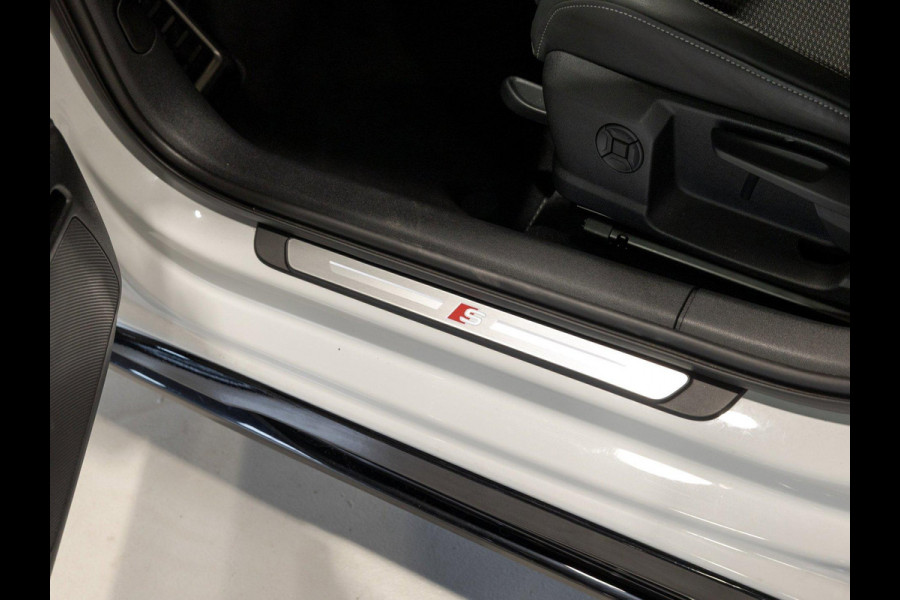 Audi A3 Sportback 35 TFSI 2x S-Line edition / 150pk / Maxton / Panorama dak / Sonos / Achteruitrij camera /