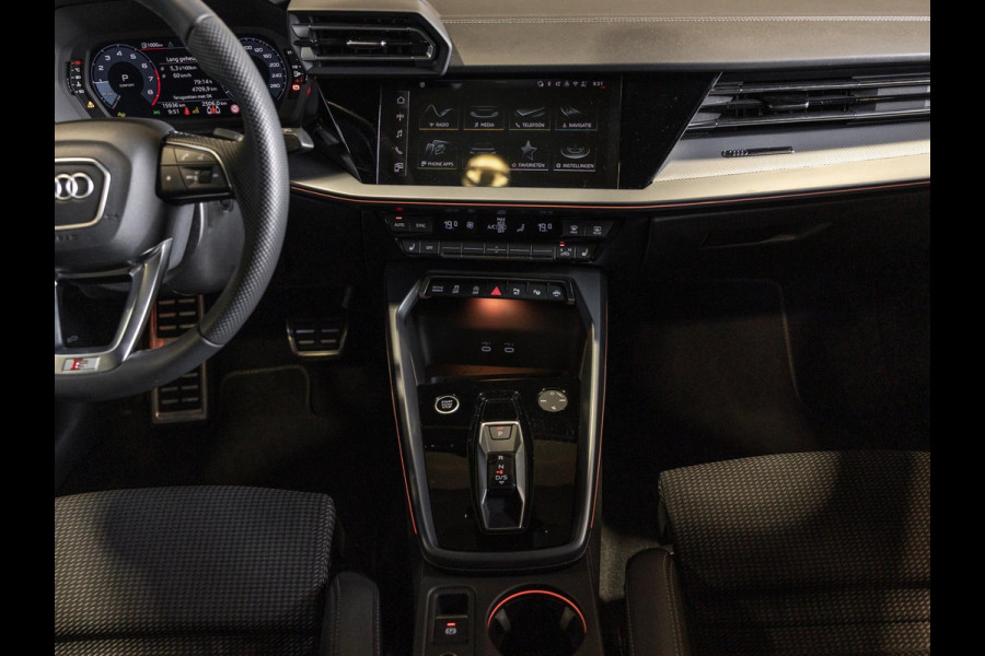 Audi A3 Sportback 35 TFSI 2x S-Line edition / 150pk / Maxton / Panorama dak / Sonos / Achteruitrij camera /