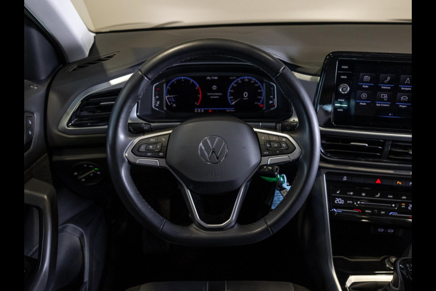 Volkswagen T-Roc 1.0 TSI Life / 110pk / Trekhaak / Achteruitrij camera / Stoelverwarming /