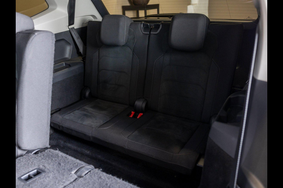 Volkswagen Tiguan Allspace 2.0 TSI 4Motion Highline 7 pers. / 180pk. / Head-up display / Apple Carplay / Trekhaak