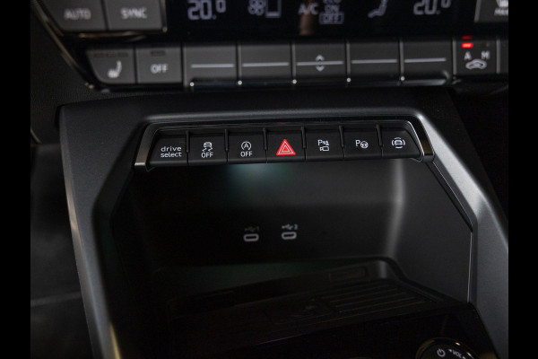 Audi A3 Sportback 35 TFSI 2x S-Line edition / 150pk / Panorama dak / Sonos / Achteruitrij camera /