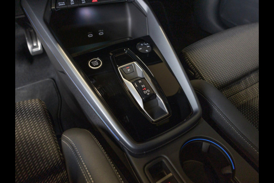 Audi A3 Sportback 35 TFSI 2x S-Line edition / 150pk / Panorama dak / Sonos / Achteruitrij camera /