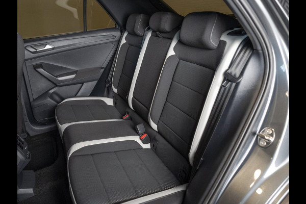 Volkswagen T-Roc Sport / 150pk / Achteruitrij camera / Virtual cockpit / Adaptieve cruise control /