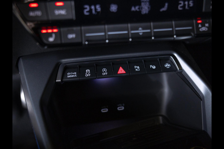 Audi A3 Sportback 35 TFSI 2x S-Line edition / 150pk / Panorama dak / Sonos / Achteruitrij camera /