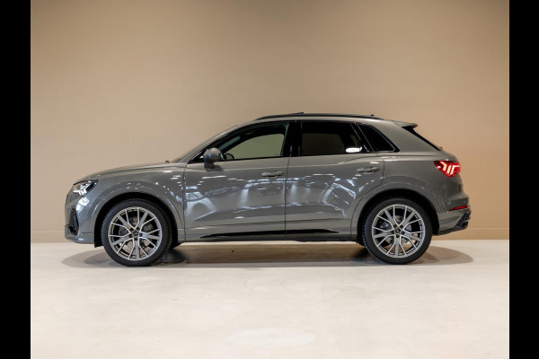 Audi Q3 40 TFSI quattro S Line edition one / 190pk / Trekhaak / Panorama dak  /  Stoelverwarming /
