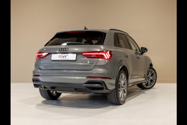 Audi Q3 40 TFSI quattro S Line edition one / 190pk / Trekhaak / Panorama dak  /  Stoelverwarming /