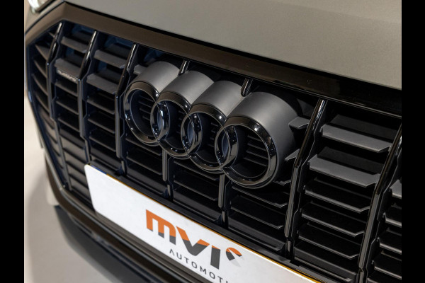 Audi Q3 40 TFSI quattro S Line edition one / 190pk / Trekhaak / Panorama dak  /  Stoelverwarming /