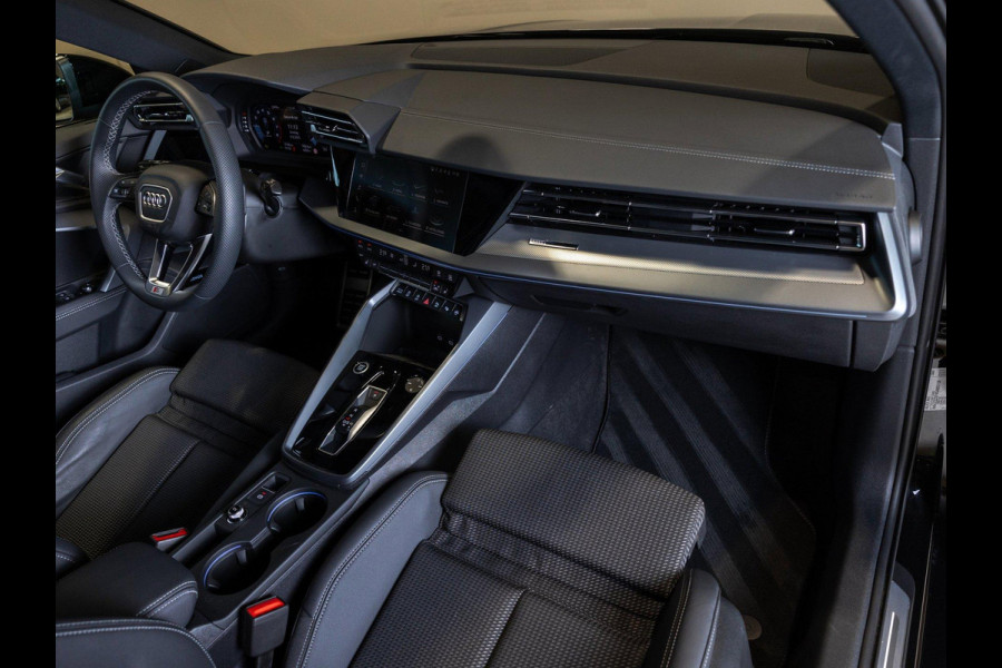 Audi A3 Sportback 35 TFSI 2x S-Line edition / 150pk / Panorama dak / Sonos / Achteruitrij camera /