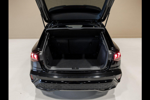 Audi A3 Sportback 35 TFSI 2x S-Line edition / 150pk / Panorama dak / Sonos / Achteruitrij camera /