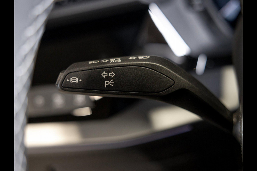Audi A3 Sportback 35 TFSI 2x S-Line edition / 150pk / Panorama dak / Sonos / Achteruitrij camera /