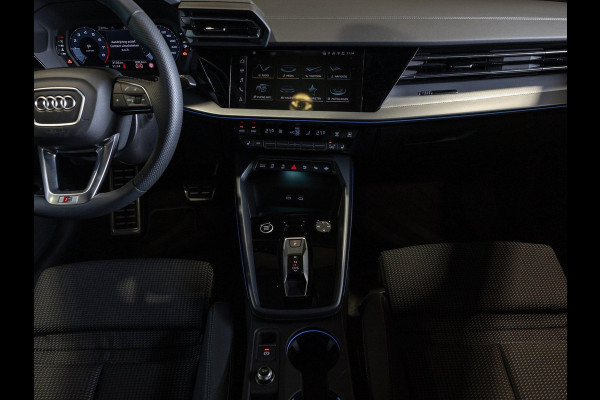 Audi A3 Sportback 35 TFSI 2x S-Line edition / 150pk / Panorama dak / Sonos / Achteruitrij camera /
