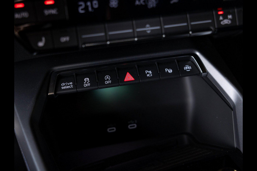 Audi A3 Sportback 35 TFSI 2x S-Line edition / 150pk / Panorama dak / Sonos / Achteruitrij camera /