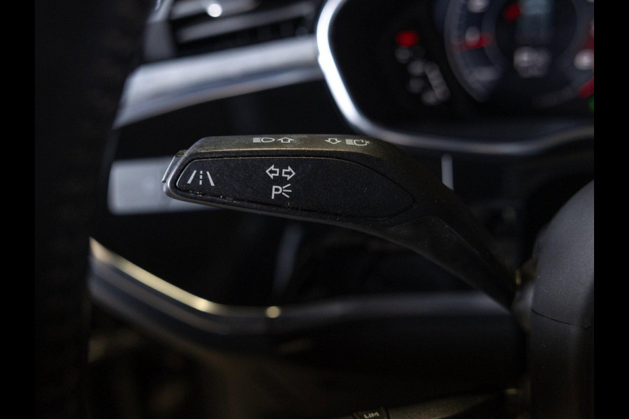 Audi Q3 45 TFSI quattro 2x S Line / 230pk / Panorama dak / B&O / Keyless / Achteruitrij camera /
