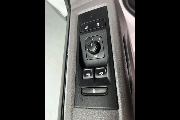 Volkswagen Transporter Automaat DSG Servicewagen 2.0 TDI 150pk L2H1 3Persoons Sortimo Inrichting, Airco, Navigatie, RIJKLAARPRIJS!
