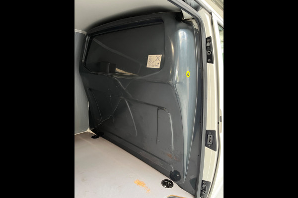 Volkswagen Transporter Automaat DSG Servicewagen 2.0 TDI 150pk L2H1 3Persoons Sortimo Inrichting, Airco, Navigatie, RIJKLAARPRIJS!