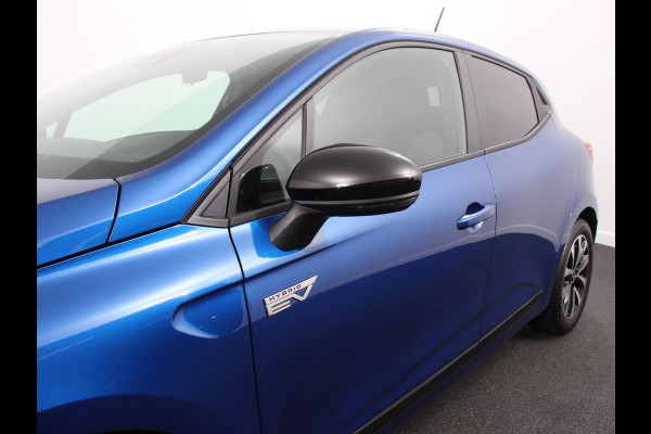 Mitsubishi Colt 1.6 HEV Automaat Intense DEMO ! Navigatie Apple Carplay Android Auto Camera Climate Control Cruise Control Lichtmetalen velgen Extra Getint Glas Digitale Cockpit