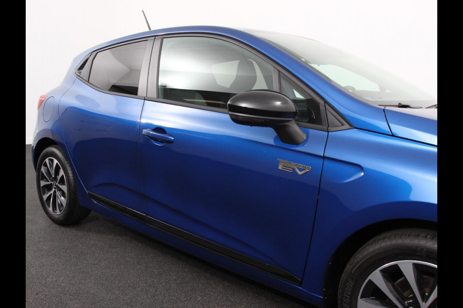 Mitsubishi Colt 1.6 HEV Automaat Intense DEMO ! Navigatie Apple Carplay Android Auto Camera Climate Control Cruise Control Lichtmetalen velgen Extra Getint Glas Digitale Cockpit