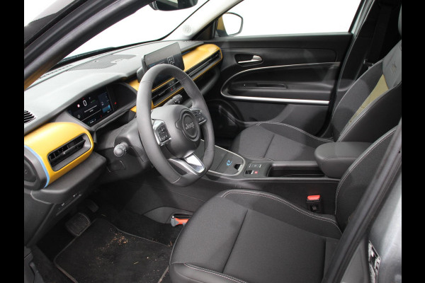 Jeep Avenger Summit 54 kWh SOH 96,5 % Camera Lichtmetalen Velgen 18" Navigatie Apple Carplay/ Android Auto Sfeerverlichting Parkeersensor achter Cruise Control Stoelverwarming Full LED Virtual Cockpit Climate Control Two tone Electrisch bedienbare achterkep
