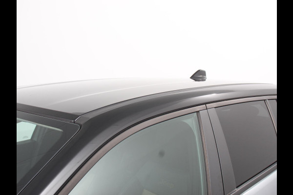Jeep Avenger Summit 54 kWh SOH 96,5 % Camera Lichtmetalen Velgen 18" Navigatie Apple Carplay/ Android Auto Sfeerverlichting Parkeersensor achter Cruise Control Stoelverwarming Full LED Virtual Cockpit Climate Control Two tone Electrisch bedienbare achterkep