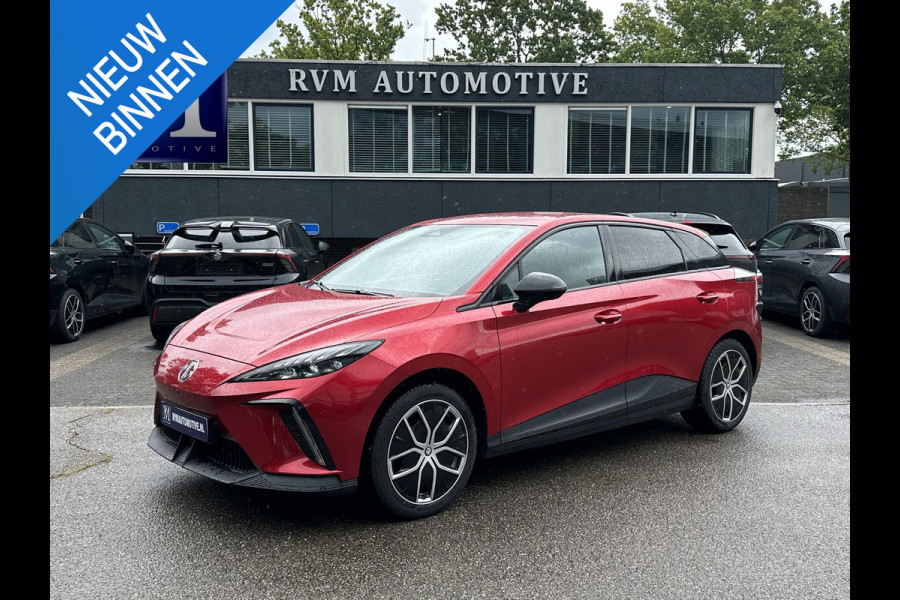 MG Mg4 electric Luxury 64 kWh SOH 97% | 7.000KM! |360 CAMERA| 7 JAAR MG GARANTIE T/M 04-2031| ELEK. STOEL| DODE HOEK SENSOR| STOEL + STUURVERWARMING| ADAPTIVE CRUISE CONTROL