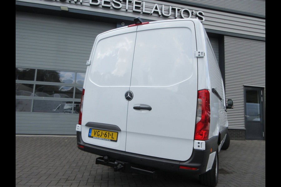 Mercedes-Benz Sprinter 316cdi L2H1 163pk Automaat, Navigatie, Camera, Trekhaak, 3-Zits, PDC, 3500kg ahw.