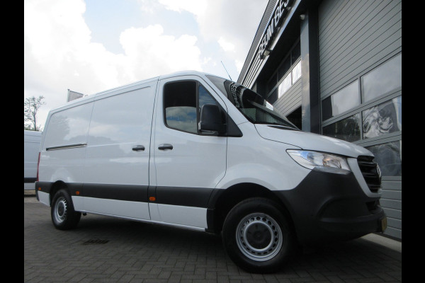 Mercedes-Benz Sprinter 316cdi L2H1 163pk Automaat, Navigatie, Camera, Trekhaak, 3-Zits, PDC, 3500kg ahw.