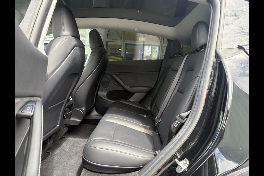 Tesla Model Y RWD 58 kWh | 43.000 KM | SOH 92,8% | AutoPilot | Panoramadak |