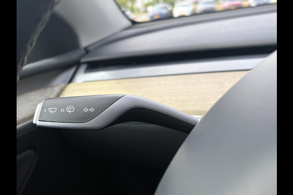 Tesla Model Y RWD 58 kWh | 43.000 KM | SOH 92,8% | AutoPilot | Panoramadak |