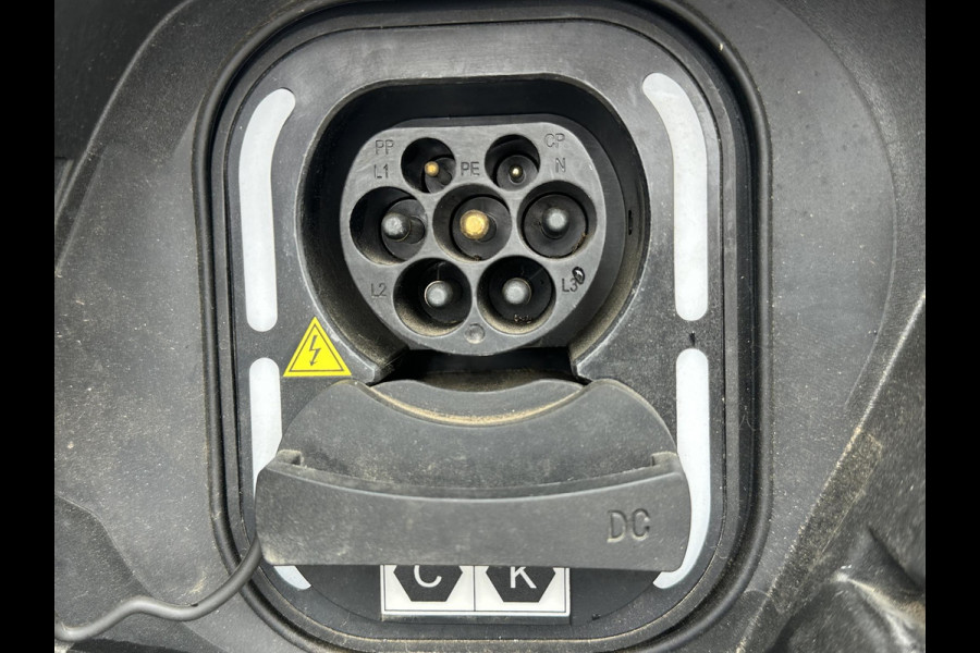 MG Mg4 electric Luxury 64 kWh SOH 96% |360 CAMERA| 7 JAAR MG GARANTIE T/M 03-2031| ELEK. STOEL| DODE HOEK SENSOR| STOEL + STUURVERWARMING| ADAPTIVE CRUISE CONTROL