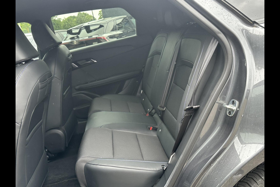 MG Mg4 electric Luxury 64 kWh SOH 96% |360 CAMERA| 7 JAAR MG GARANTIE T/M 03-2031| ELEK. STOEL| DODE HOEK SENSOR| STOEL + STUURVERWARMING| ADAPTIVE CRUISE CONTROL