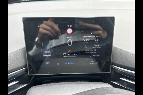 MG Mg4 electric Luxury 64 kWh SOH 96% |360 CAMERA| 7 JAAR MG GARANTIE T/M 03-2031| ELEK. STOEL| DODE HOEK SENSOR| STOEL + STUURVERWARMING| ADAPTIVE CRUISE CONTROL