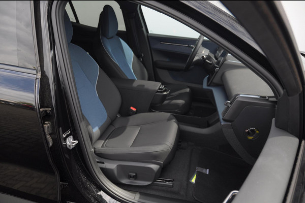 Volvo EX30 272PK Automaat Single Motor Ext. Range Plus Europa / Heico Verlaging / 21" Velgen / Sport Striping /  Adaptive Cruise control / Extra getint glas / Climate Pack / Elektrisch verstelbare stoelen / Parkeersensoren met camera