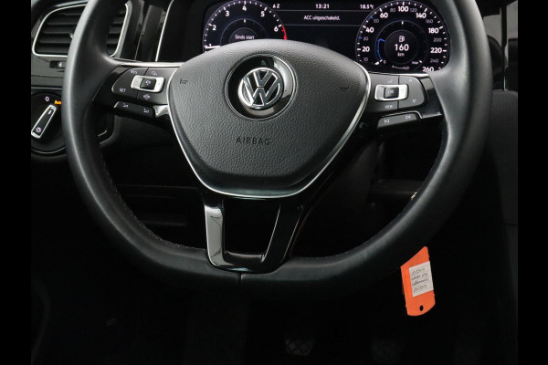 Volkswagen Golf 1.5 TSI Highline | Carplay | Full LED | Trekhaak | Camera | Adaptive cruise | Navigatie | Parkeerhulp | Virtual Cockpit | Climate control | Bluetooth | Getint glas