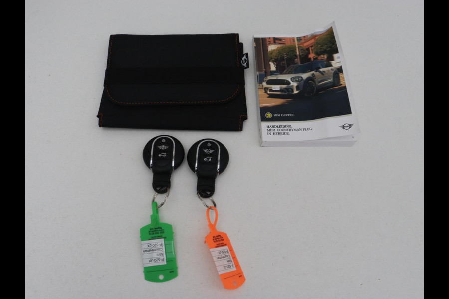 MINI Countryman 1.5 Cooper S E ALL4 Business Edition | SOH 91,5% | Leder/Alcantara | Carplay | Memory | Navigatie | Full LED | Climate control | Parkeerhulp | Cruise control | Bluetooth | PHEV | Plug In