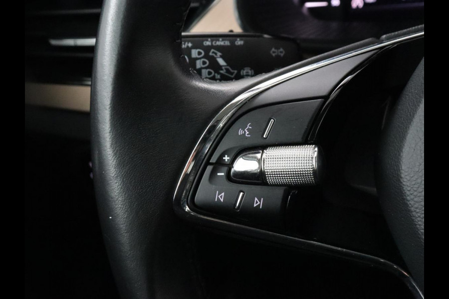 Škoda SCALA 1.0 TSI Business Edition | Stoelverwarming | Virtual Cockpit | Keyless | Carplay | Navigatie | Parkeerhulp | Climate control | Bluetooth | Cruise control