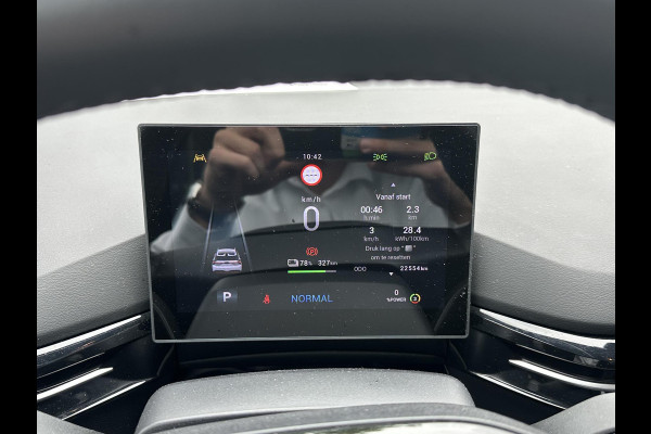 MG Mg4 electric Luxury 64 kWh SOH 97%  |360 CAMERA| 7 JAAR MG GARANTIE T/M 02-2031| ELEK. STOEL| DODE HOEK SENSOR| STOEL + STUURVERWARMING| ADAPTIVE CRUISE CONTROL