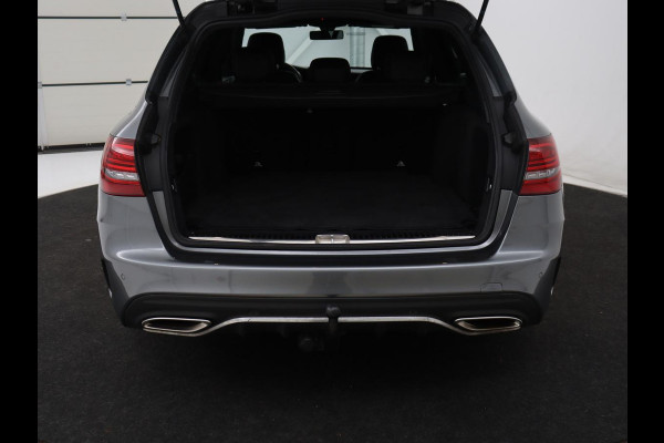 Mercedes-Benz C-Klasse 160 AMG Limited | Stoelverwarming | Leder/Alcantara | Trekhaak | Camera | Park Assist | Navigatie | Digitale Cockpit | Climate control | Cruise control | 18'' | Bluetooth