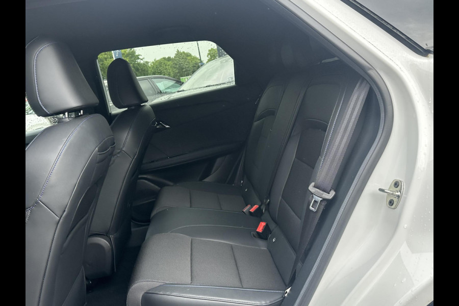 MG Mg4 electric Luxury 64 kWh SOH 98% | 16.000KM! |360 CAMERA| 7 JAAR MG GARANTIE T/M 04-2031| KEYLESS ENTRY| ELEK. STOEL| DODE HOEK SENSOR| STOEL + STUURVERWARMING| ADAPTIVE CRUISE CONTROL