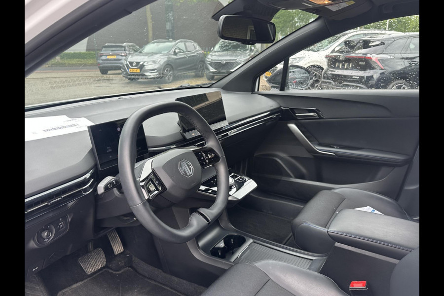 MG Mg4 electric Luxury 64 kWh SOH 98% | 16.000KM! |360 CAMERA| 7 JAAR MG GARANTIE T/M 04-2031| KEYLESS ENTRY| ELEK. STOEL| DODE HOEK SENSOR| STOEL + STUURVERWARMING| ADAPTIVE CRUISE CONTROL