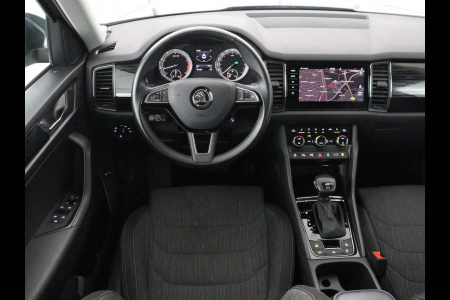 Škoda Kodiaq 2.0 TSI 4x4 Style | Trekhaak | Stoelverwarming | 360 Camera | Adaptive cruise | Carplay | Canton Sound | Navigatie | Park Assist | Sfeerverlichting | Full LED | Memory | Achterbankverwarming