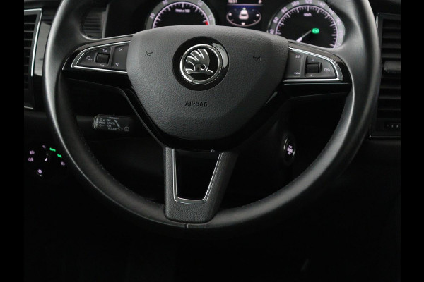 Škoda Kodiaq 2.0 TSI 4x4 Style | Trekhaak | Stoelverwarming | 360 Camera | Adaptive cruise | Carplay | Canton Sound | Navigatie | Park Assist | Sfeerverlichting | Full LED | Memory | Achterbankverwarming