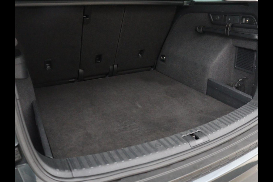 Škoda Kodiaq 2.0 TSI 4x4 Style | Trekhaak | Stoelverwarming | 360 Camera | Adaptive cruise | Carplay | Canton Sound | Navigatie | Park Assist | Sfeerverlichting | Full LED | Memory | Achterbankverwarming