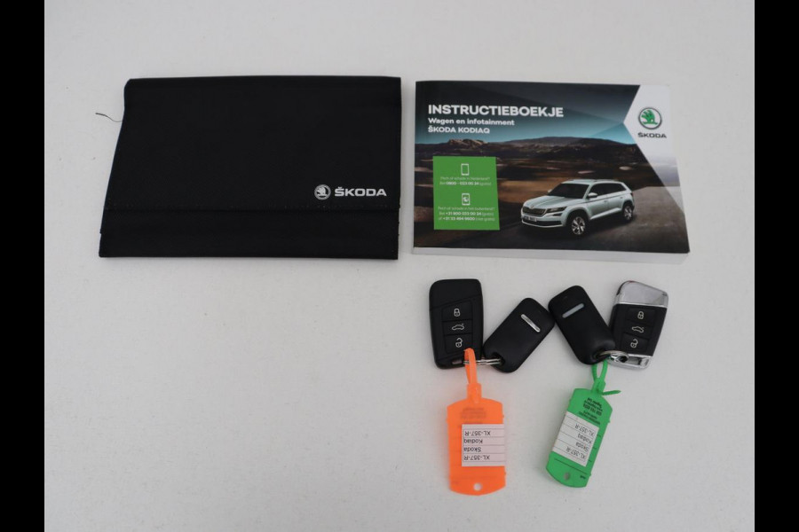 Škoda Kodiaq 2.0 TSI 4x4 Style | Trekhaak | Stoelverwarming | 360 Camera | Adaptive cruise | Carplay | Canton Sound | Navigatie | Park Assist | Sfeerverlichting | Full LED | Memory | Achterbankverwarming