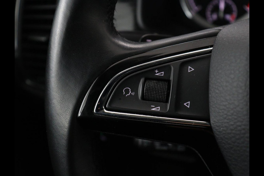 Škoda Kodiaq 2.0 TSI 4x4 Style | Trekhaak | Stoelverwarming | 360 Camera | Adaptive cruise | Carplay | Canton Sound | Navigatie | Park Assist | Sfeerverlichting | Full LED | Memory | Achterbankverwarming