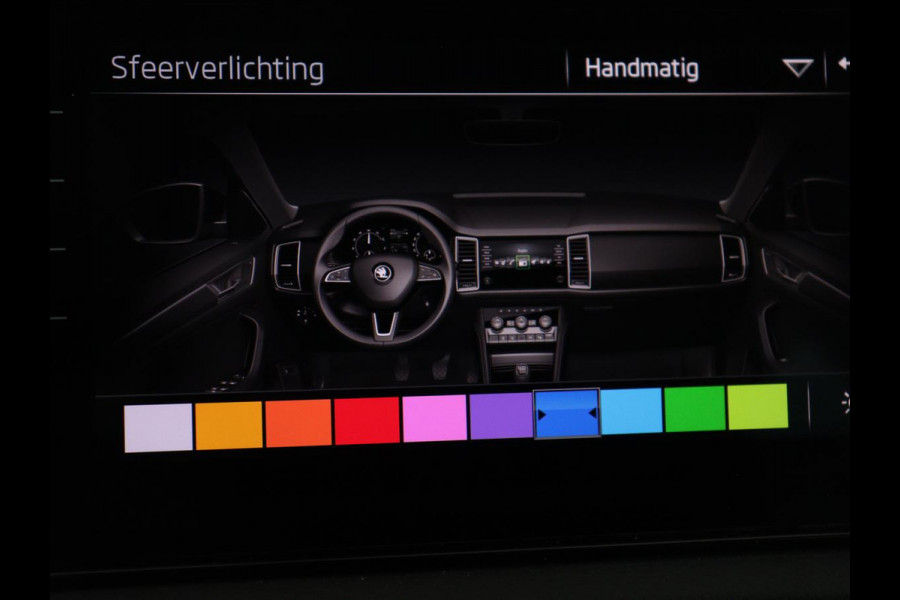 Škoda Kodiaq 2.0 TSI 4x4 Style | Trekhaak | Stoelverwarming | 360 Camera | Adaptive cruise | Carplay | Canton Sound | Navigatie | Park Assist | Sfeerverlichting | Full LED | Memory | Achterbankverwarming