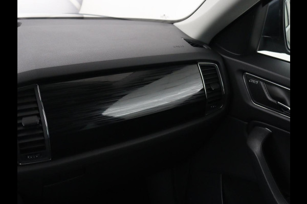 Škoda Kodiaq 2.0 TSI 4x4 Style | Trekhaak | Stoelverwarming | 360 Camera | Adaptive cruise | Carplay | Canton Sound | Navigatie | Park Assist | Sfeerverlichting | Full LED | Memory | Achterbankverwarming