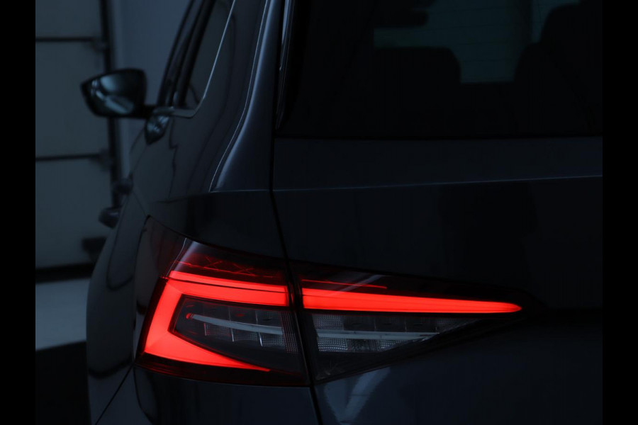 Škoda Kodiaq 2.0 TSI 4x4 Style | Trekhaak | Stoelverwarming | 360 Camera | Adaptive cruise | Carplay | Canton Sound | Navigatie | Park Assist | Sfeerverlichting | Full LED | Memory | Achterbankverwarming